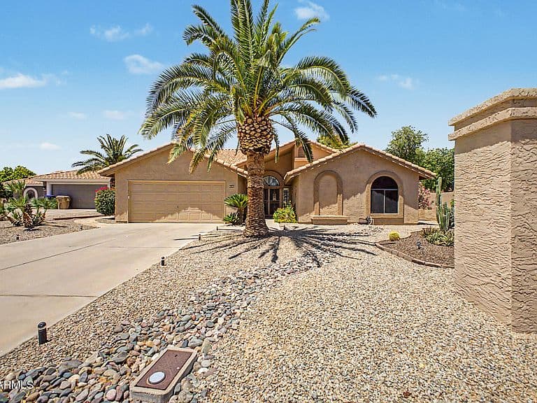 9146 W ORAIBI Drive photo 1