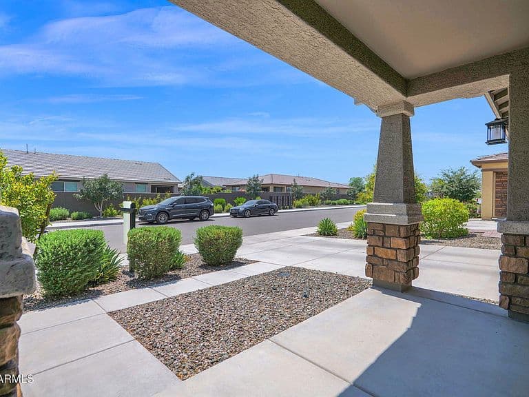 19134 W SOLANO Drive photo 5