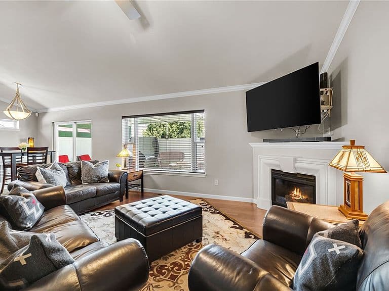 1217 Crystal Lake Ln photo 5