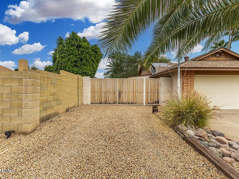 17641 N 34th Ln photo 3