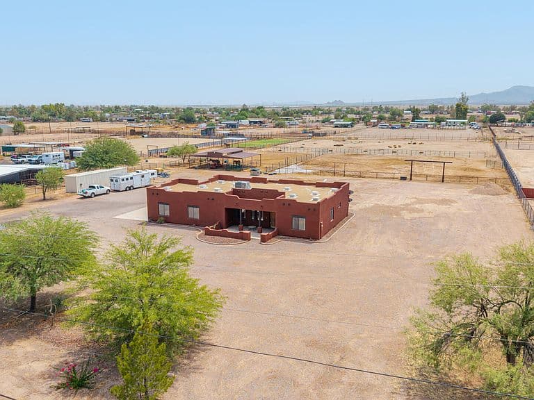 50087 W JULIE Lane photo 1