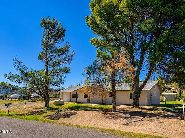 3780 W NORTHERN Avenue photo 2