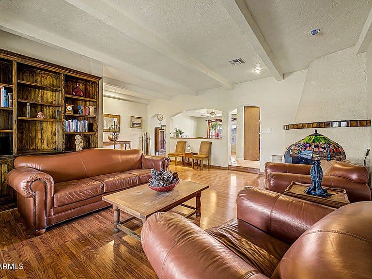 7532 W VILLA THERESA Drive photo 2