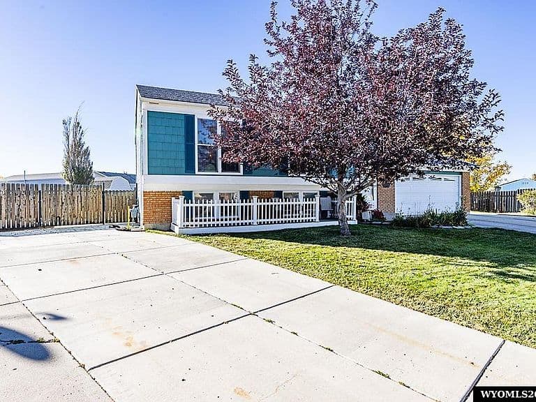 1021 Ford Cir photo 4