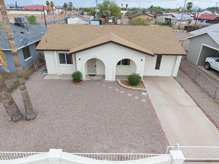 102 E Cedar Avenue photo 4