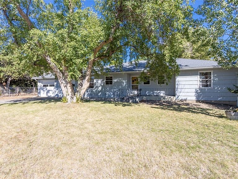 2721 Woody Dr photo 2