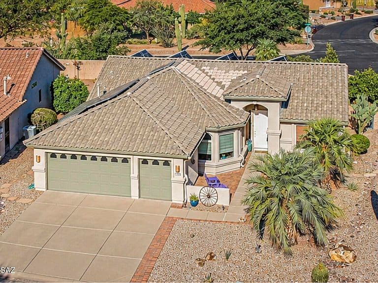 989 N Rhodes Dr photo 2