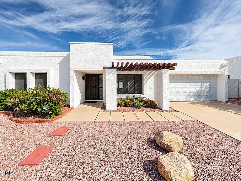 1014 E VILLA MARIA Drive photo 1