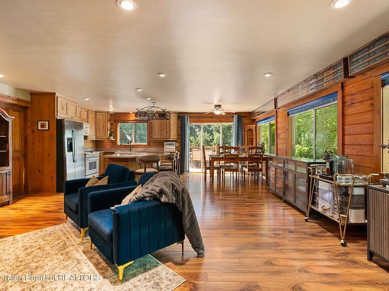 500 E Hansen Ave photo 4