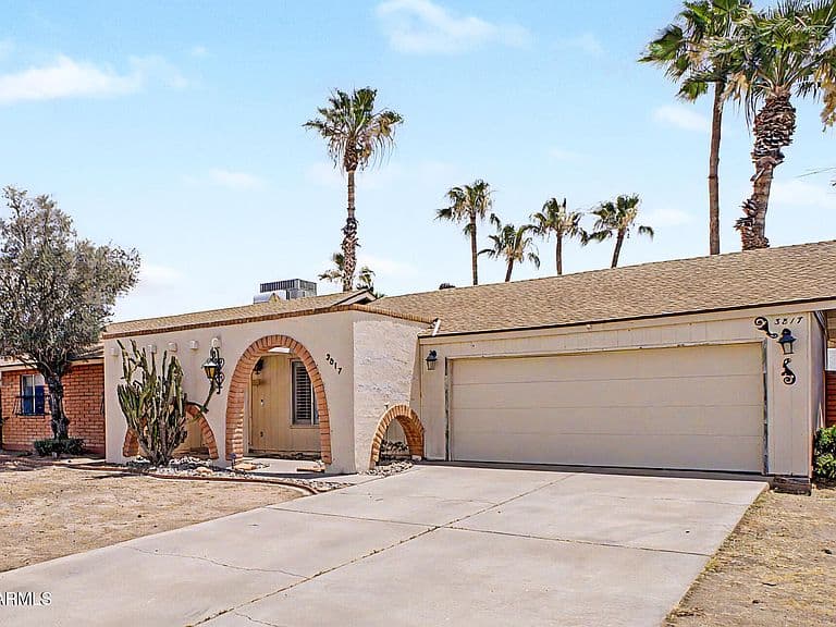 3817 W CHERYL Drive photo 3