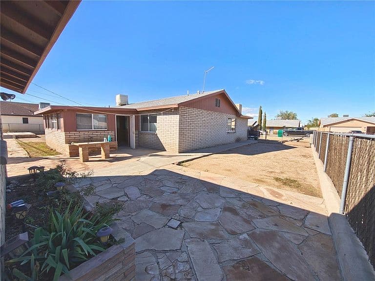 2014 Lucille Avenue photo 4