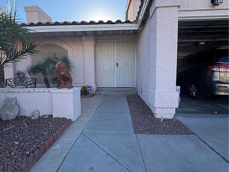 1463 Harmony Hill Dr photo 2