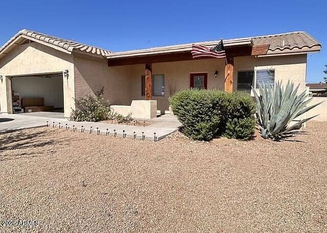 885 N Poppy Street photo 1