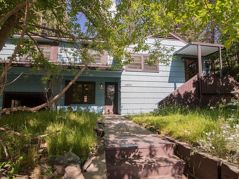 1800 Madeline Ave photo 4