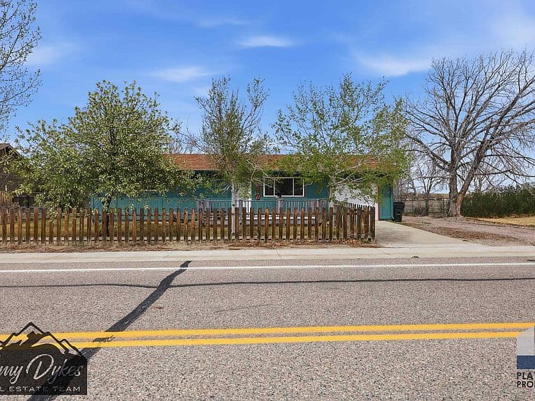 2550 Palomino Ave photo 2