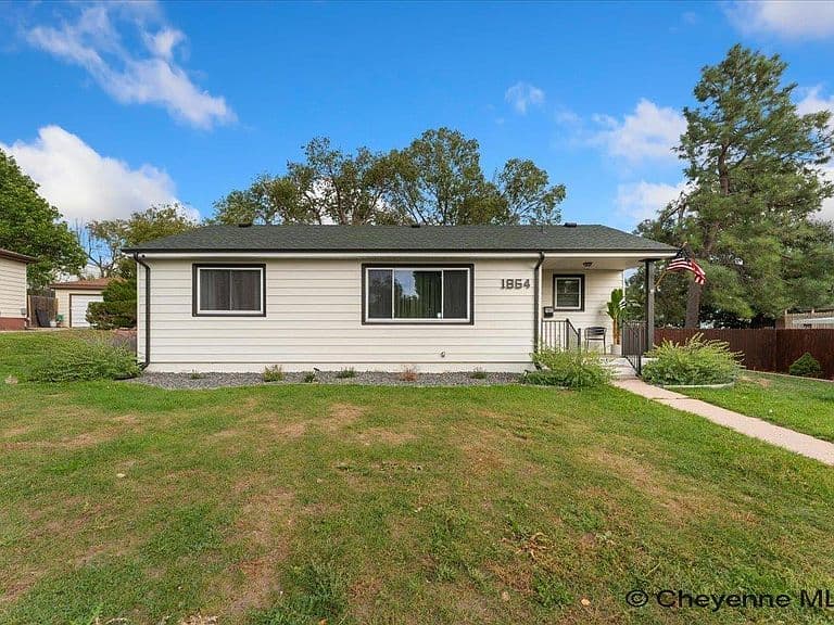 1864 Andover Dr photo 2