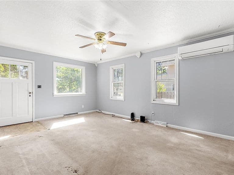 506 Date Ave photo 5