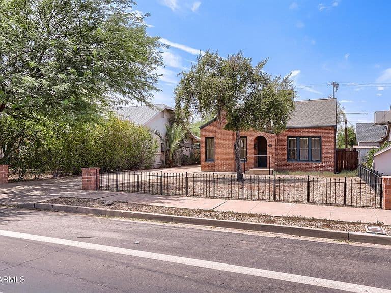 2042 N 12TH Street photo 3