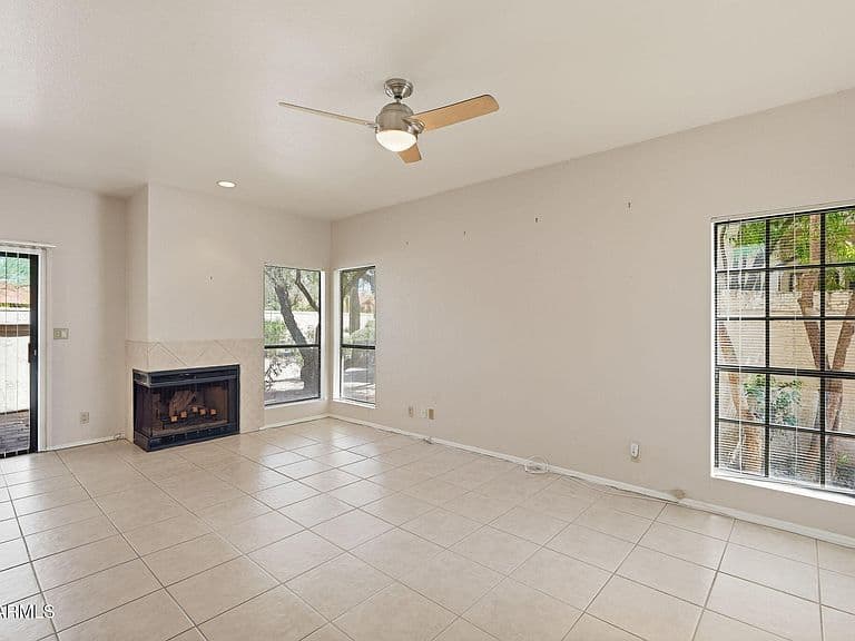 9705 E MOUNTAIN VIEW Road #1034 photo 5