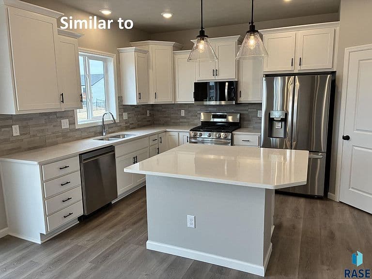 6229 W Goldberg Dr photo 2