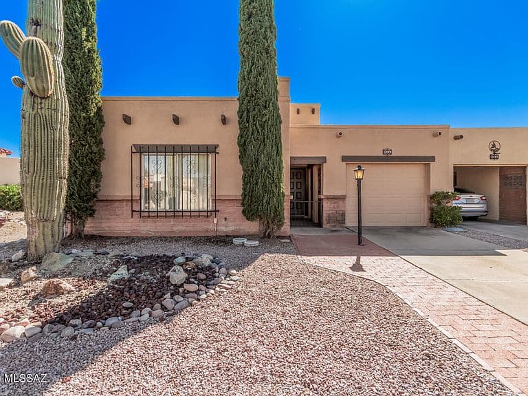 1409 W Calle Mendoza photo 1