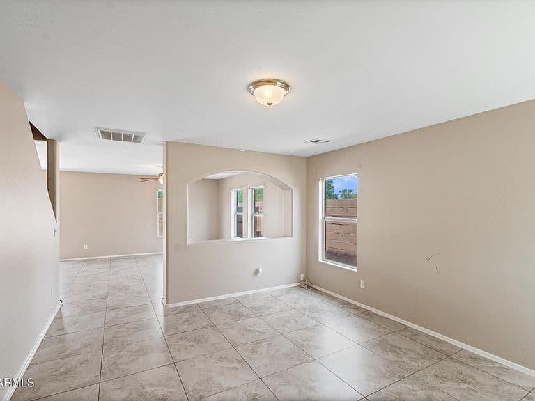 25212 W CRANSTON Place photo 4