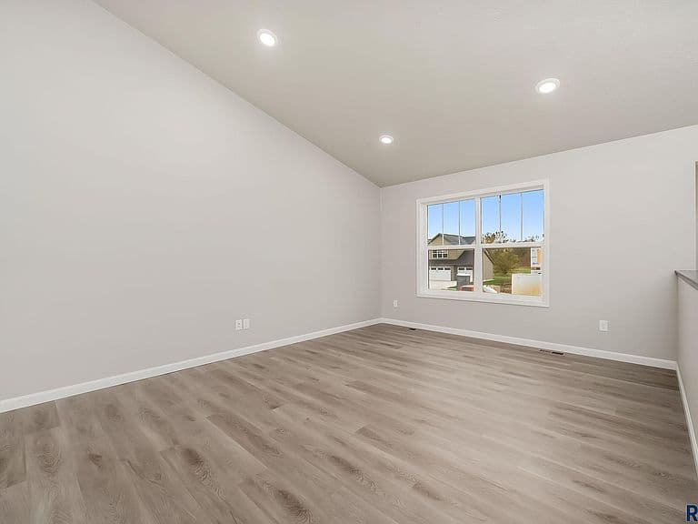 2205 E Alexa St photo 3