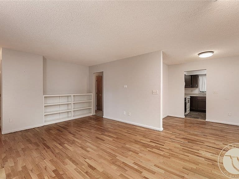 1424 Avenue D photo 5