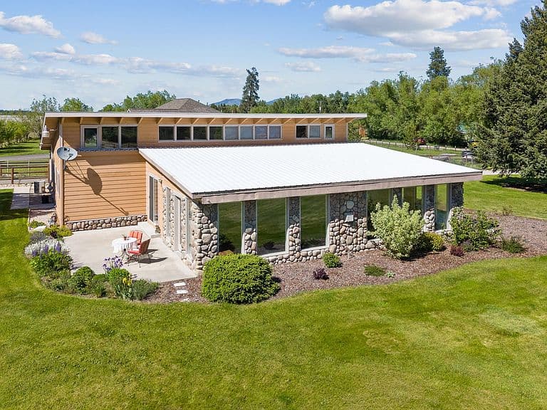 4079 Stevensville River Rd photo 2