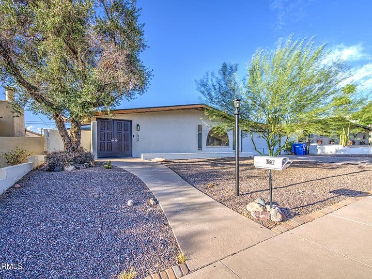 1340 E Townley Avenue photo 4