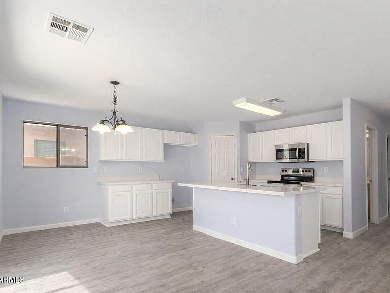 45677 W WINDMILL Drive photo 4