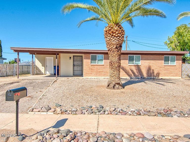 6549 E David Dr photo 1