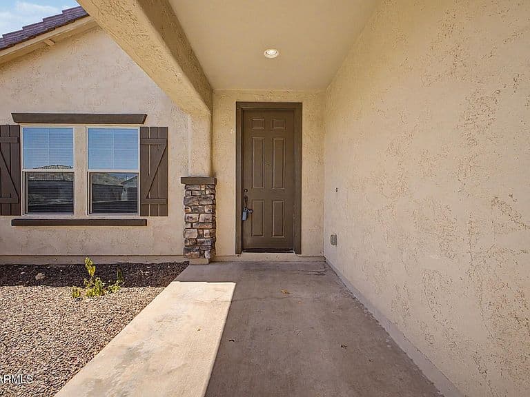 25953 W SEQUOIA Drive photo 5