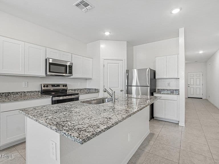 10206 W DEVONSHIRE Avenue photo 4
