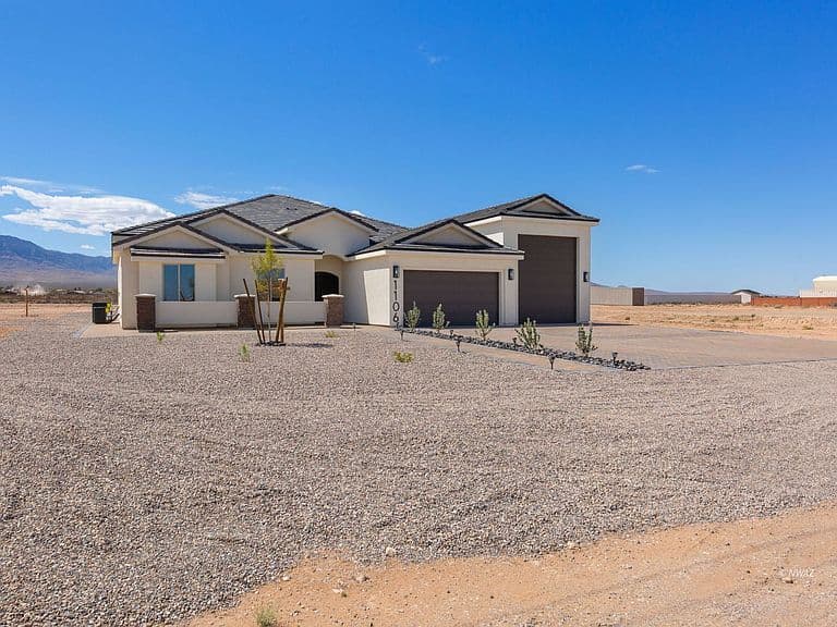 1106 E Las Vegas Way photo 3