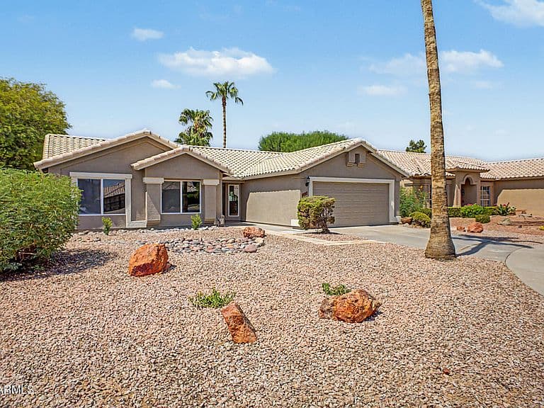 6425 W Irma Lane photo 3