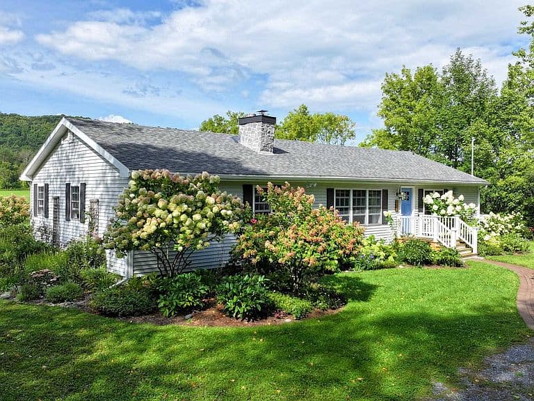 922 Happy Valley Road photo 1