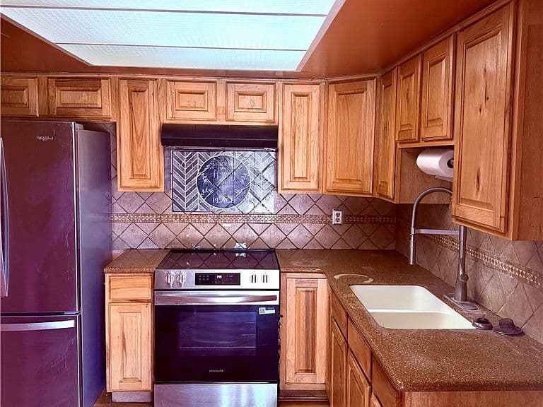 10303 S Hamilton Drive photo 2