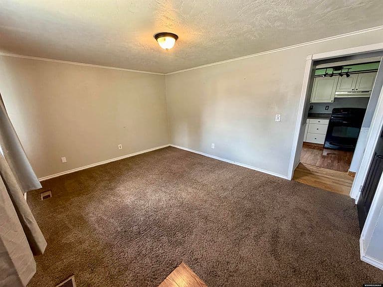 1065 Indian Hills Dr photo 5