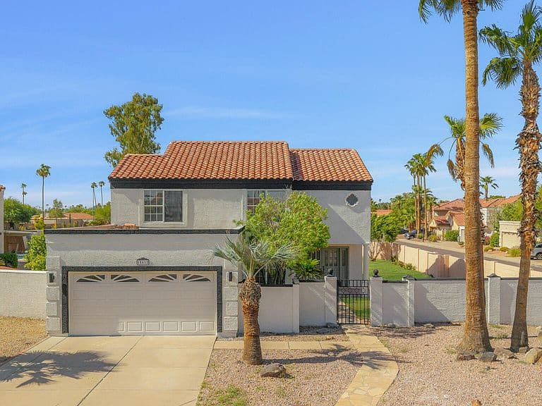 18612 N 68TH Avenue photo 1