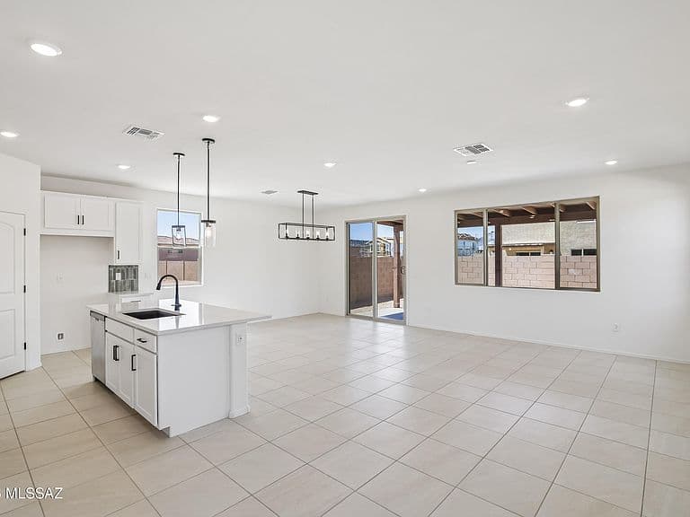 9645 E Meola Dr photo 2