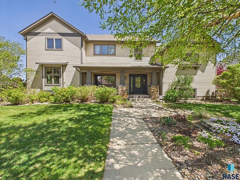 1600 S Parkview Blvd photo 1