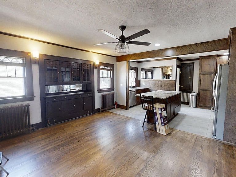 467 Cy Ave photo 4