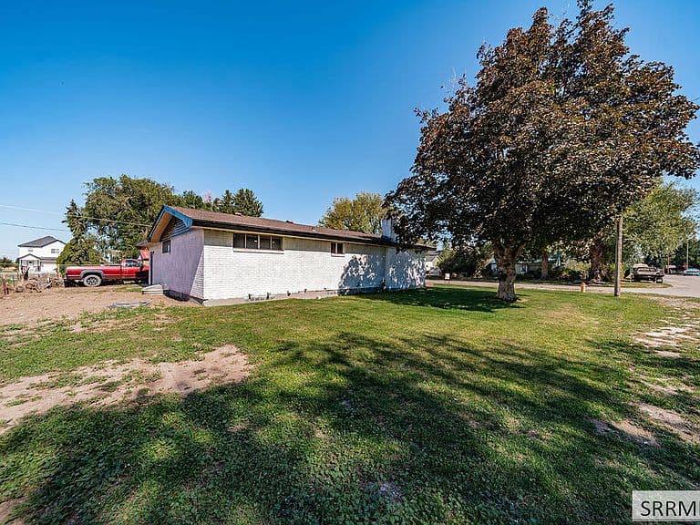609 1st W photo 5
