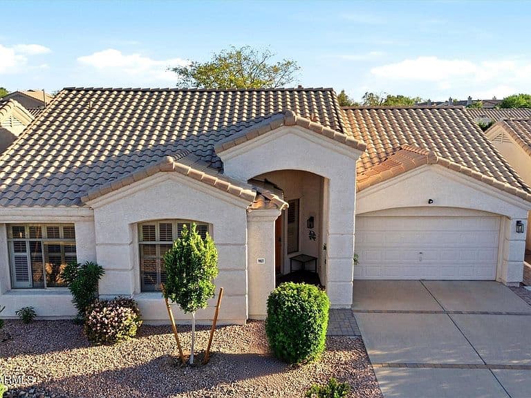 9827 E BLANCHE Drive photo 3