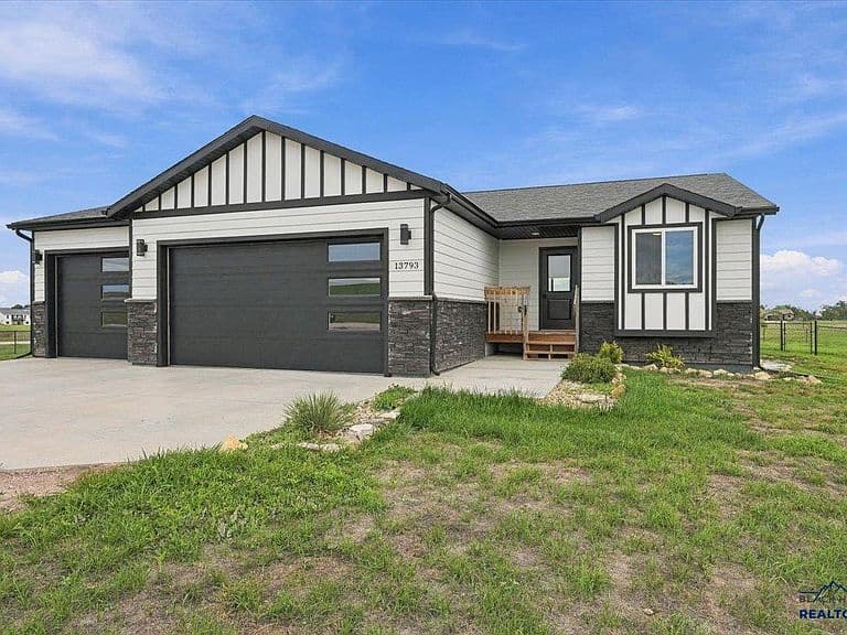 13793 Conestoga Loop photo 1