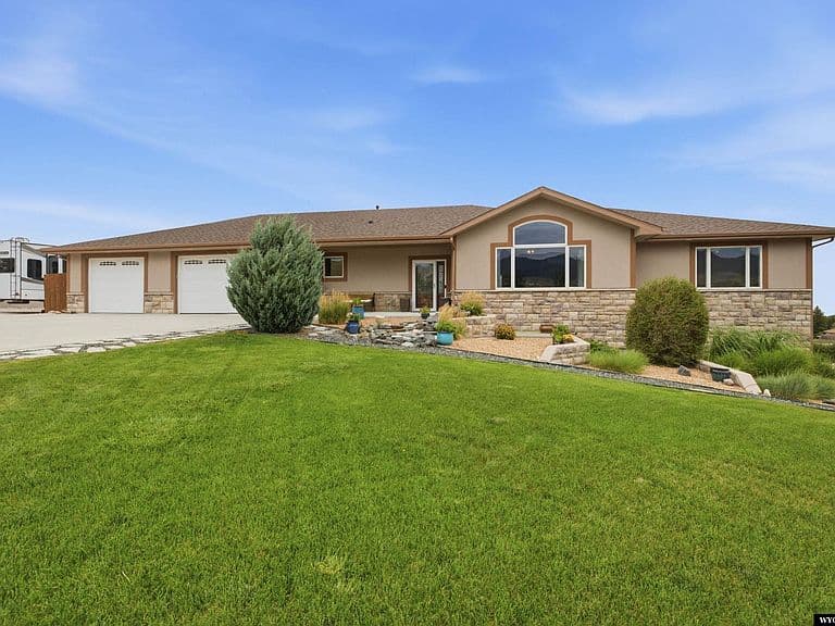 4820 Valley Rd photo 2