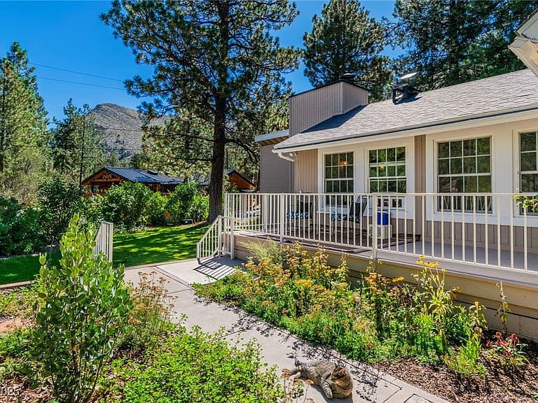 4063 Zugspitz Way photo 2
