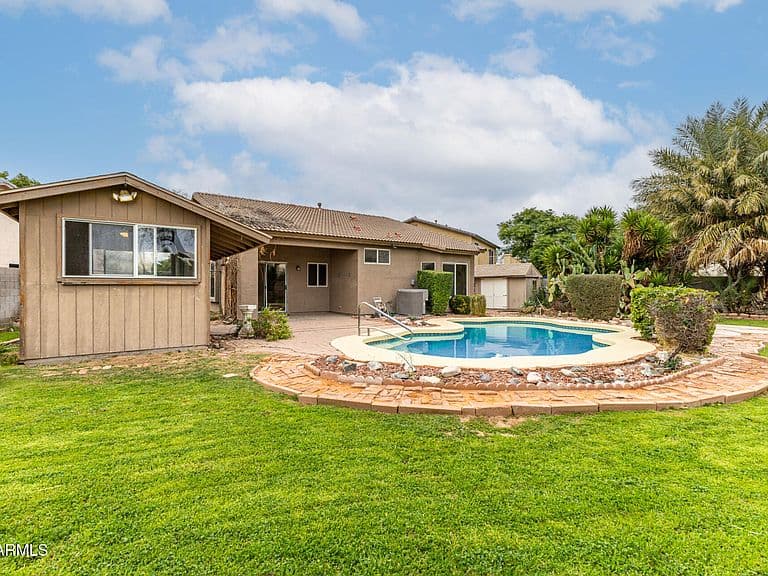 14301 W Mitchell Dr photo 4