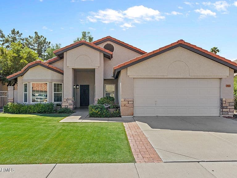 7021 W MCRAE Way photo 1